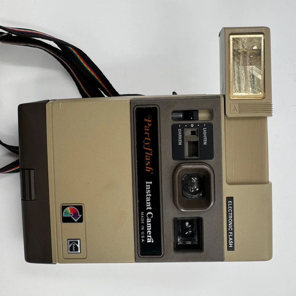 Kodak Partyflash Instant‎ Camera Vintage Tan Brown Made in USA Electronic Flash